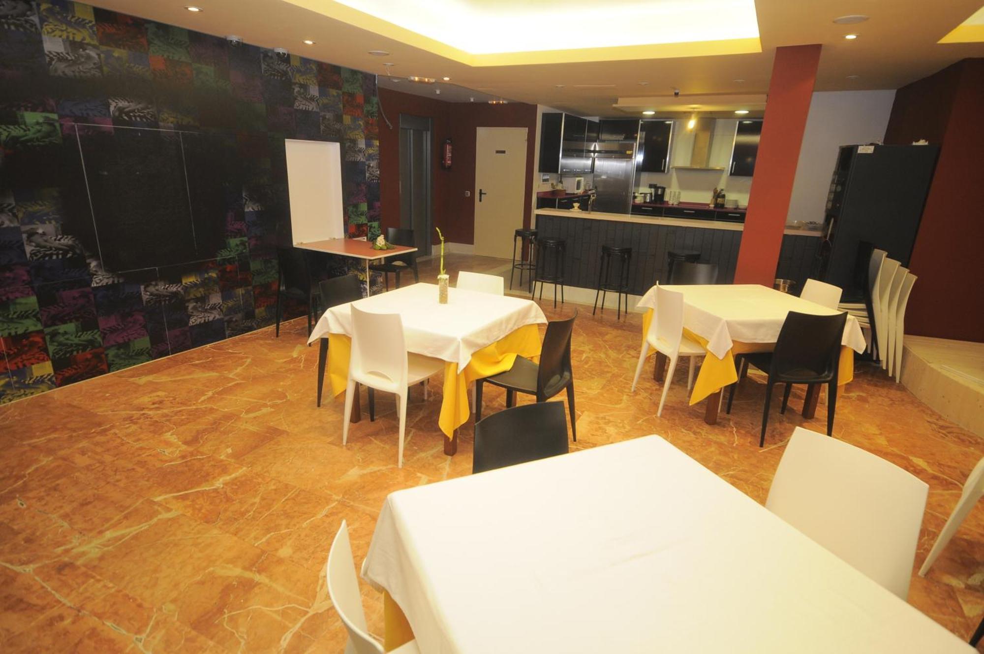 Albergue Revolutum Hostel Саламанка Екстериор снимка
