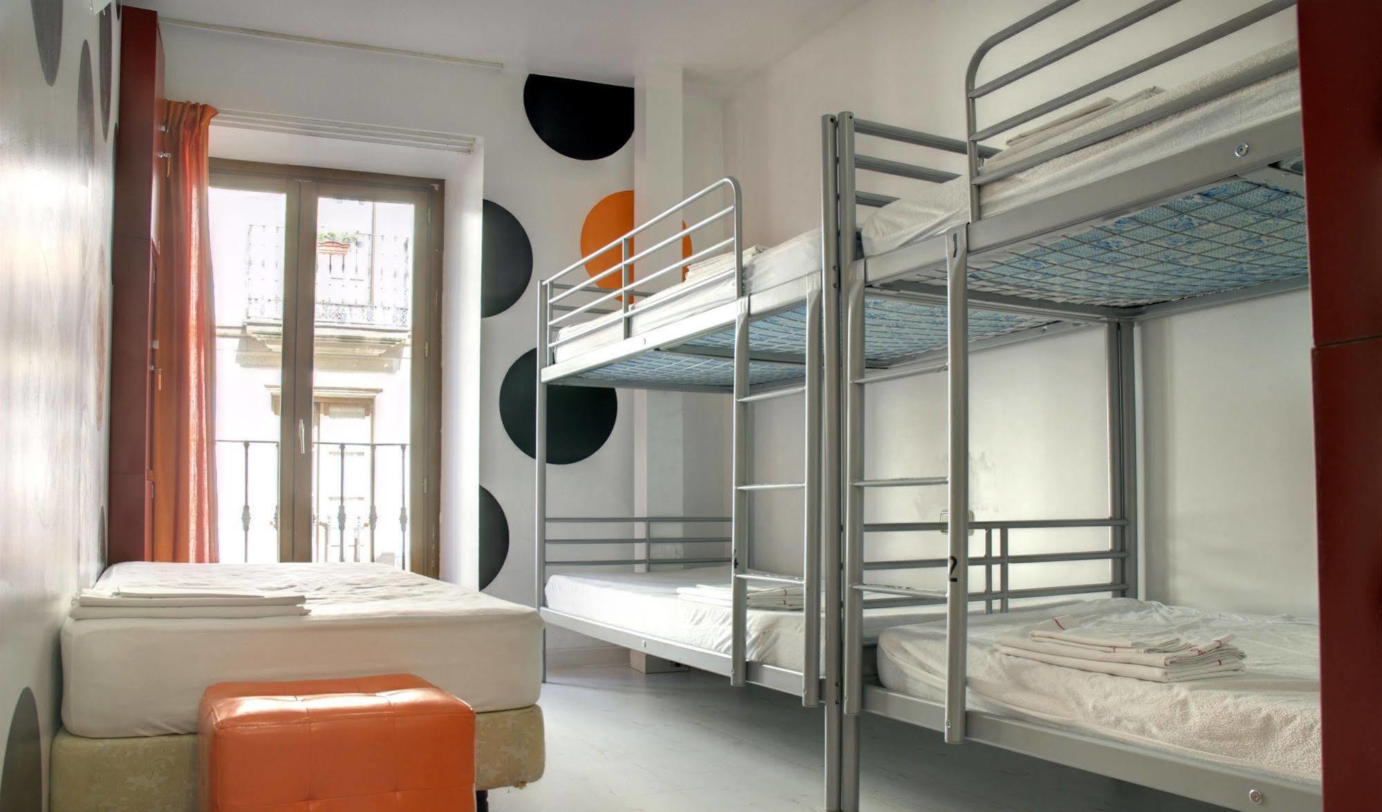 Albergue Revolutum Hostel Саламанка Екстериор снимка