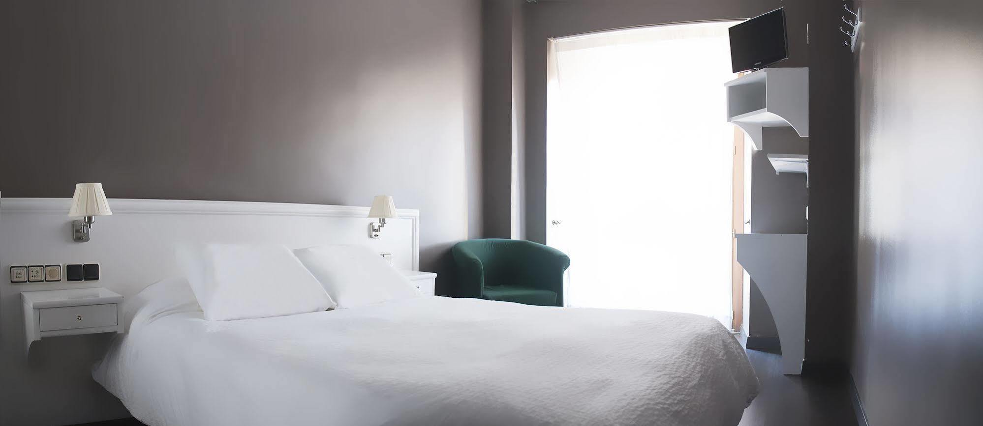 Albergue Revolutum Hostel Саламанка Екстериор снимка